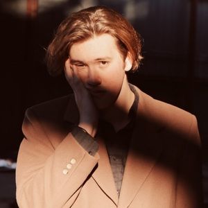 Meet your Posher, Colin louis